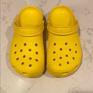 yellow crocs size 10